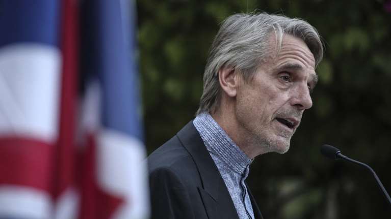 Ο  Τζέρεμι Άιρονς στην Αθήνα  για τα 400 χρόνια Σαίξπηρ-Δείτε εικόνες