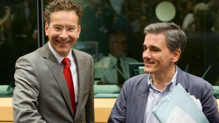 «Πέφτουν» οι υπογραφές για τη δόση, έρχεται «δύσκολο» Φθινόπωρο