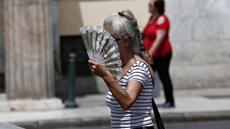 «Καμίνι» για δεύτερη ημέρα όλη η χώρα