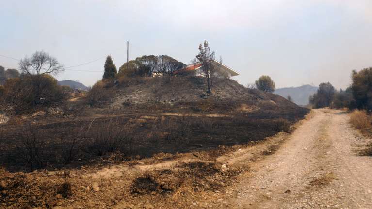 Στάχτη και αποκαΐδια 25 χιλ. στρέμματα  στη Ρόδο