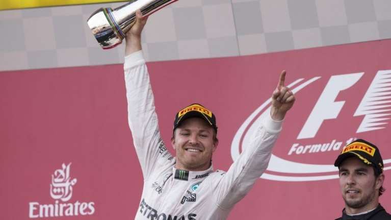 Πρώτος ο Ρόζμπεργκ στο γκραν πρι στο Μπακού του Αζερμπαϊτζάν