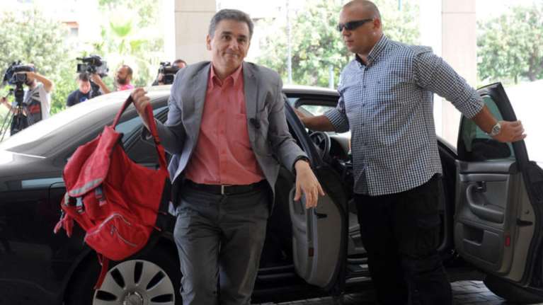 Κατάλογος με... «ουρές» για την υποδόση των 2,8 δισ.ευρώ