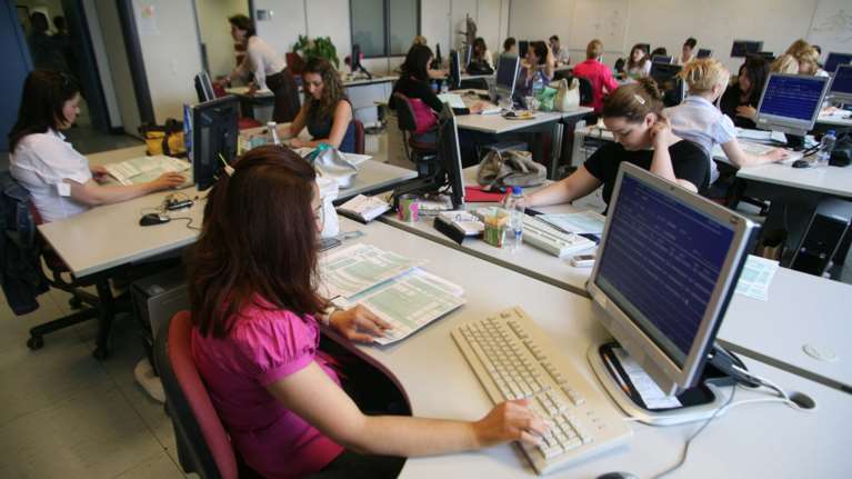 Νέα «βόμβα» στα εργασιακά: Ζητούν κατάργηση τριετιών &amp; επιδομάτων