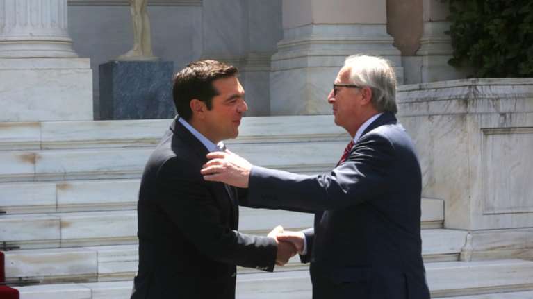 Γιούνκερ σε Τσίπρα: Η Ελλάδα είναι στο σωστό δρόμο