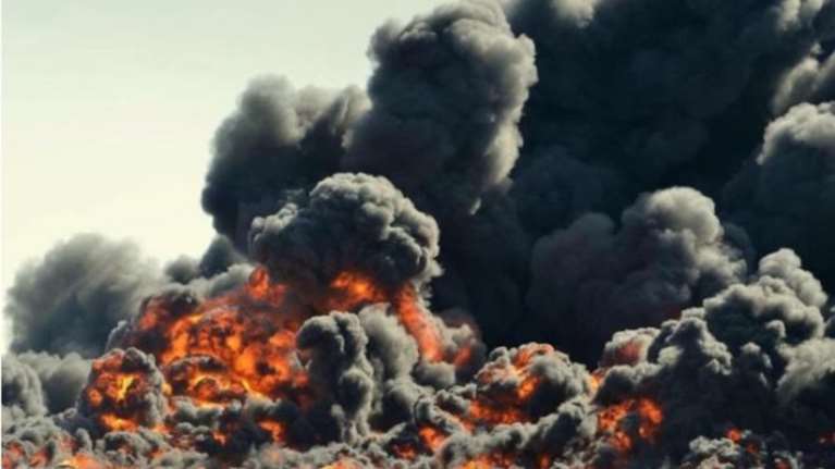 Μεγάλη πυρκαγιά σε εργοστάσιο ελαστικών στη Λάρισα