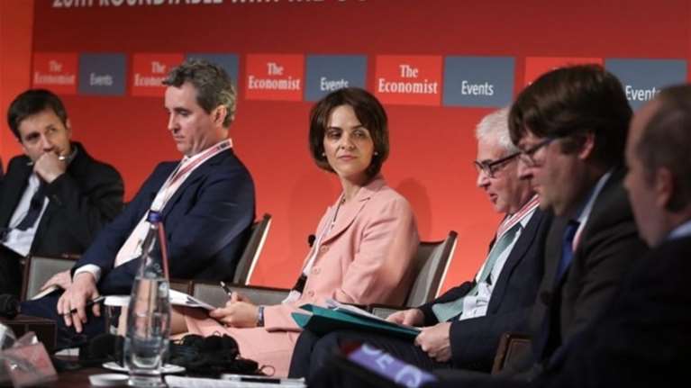 Βελκουλέσκου: Ξεκάθαρα μη βιώσιμο το ελληνικό χρέος