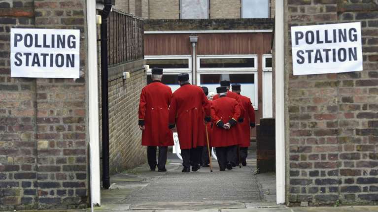 Η τελευταία δημοσκόπηση: 52% το Bremain, 48% το Brexit