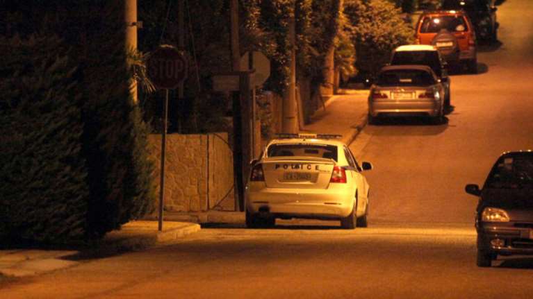 Βόμβα για να «τρομάξουν» ιδιοκτήτη νυκτερινών κέντρων