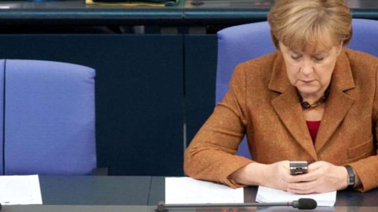 Συνεχείς τηλεφωνικές επαφές Μέρκελ με Ευρωπαίους ηγέτες