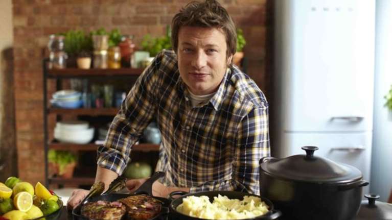 Ο Jamie Oliver εκλιπαρεί: Μην βγάλετε πρωθυπουργό τον Μπόρις Τζόνσον!