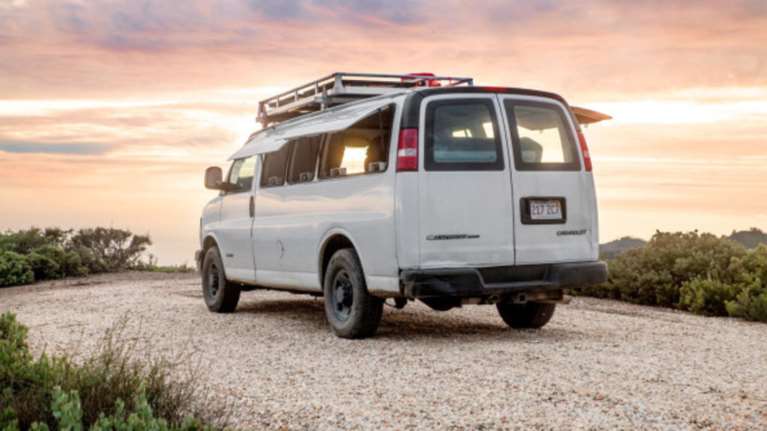 Το ανακαινισμένο εσωτερικό αυτού του βαν θα σας αφήσει άφωνους