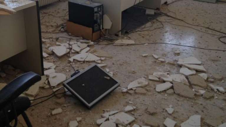 Στο υπουργείο Ανάπτυξης τους ήρθε το ταβάνι στο κεφάλι