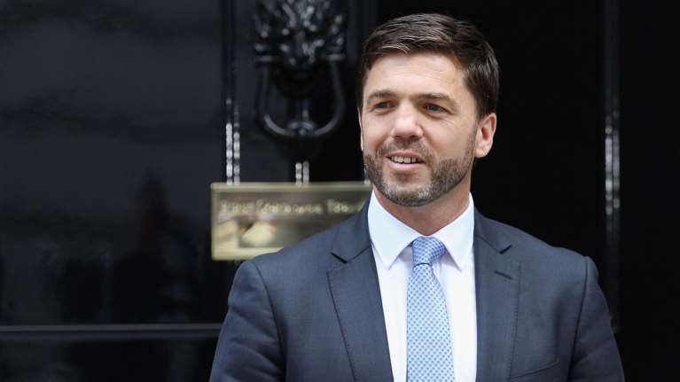 Στίβεν Γκραμπ: Ο πρώτος υποψήφιος για την πρωθυπουργία στη Βρετανία