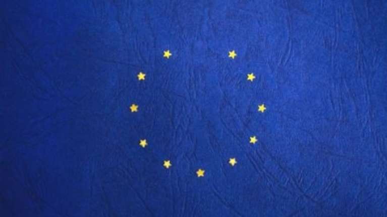 Απίστευτη γκάφα: Εβγαλαν αστέρι από τη σημαία της ΕΕ