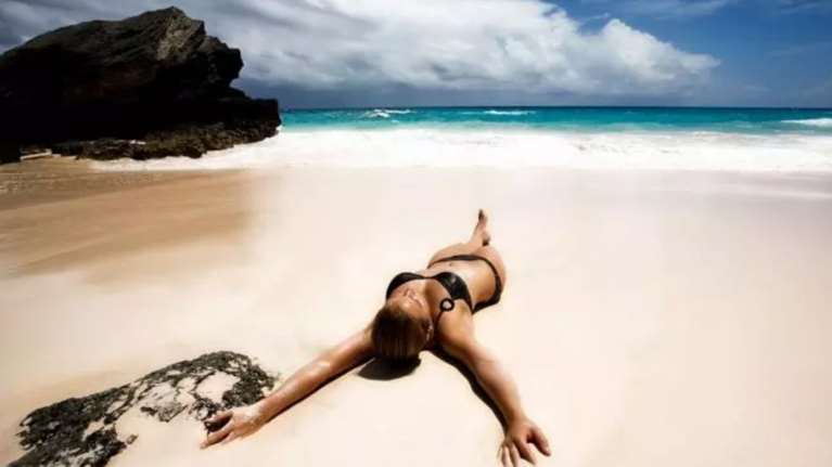 Ή μαυρίζετε ή παίρνετε τα χρήματά σας πίσω!