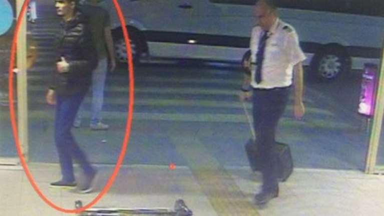 Είναι αυτός ο βομβιστής αυτοκτονίας στο Ατατούρκ;