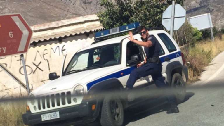 Ελληνας αστυνομικός...καταζητείται από χιλιάδες γυναίκες