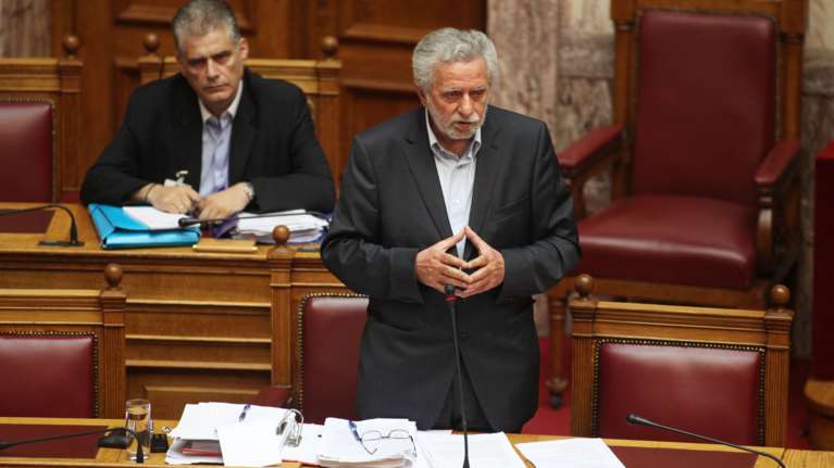 Οπισθοχώρηση Δρίτσα για Cosco με ιδεολογικές κορώνες
