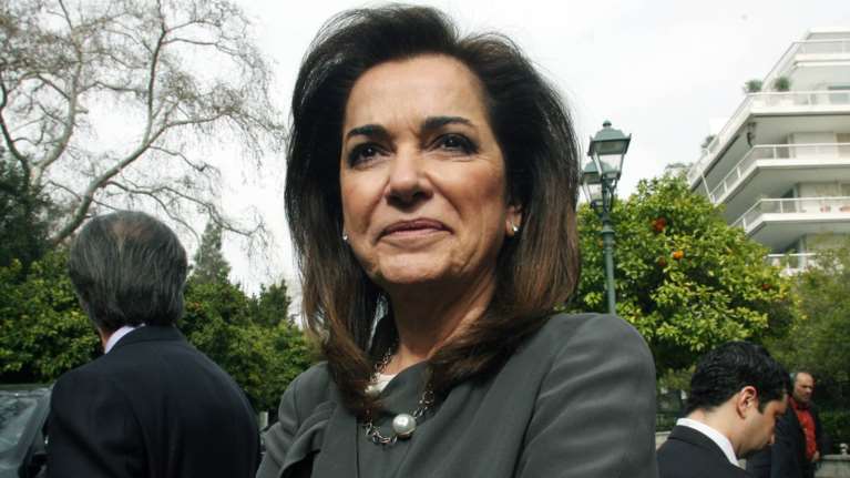 Ντόρα: Η κυβέρνηση συμπεριφέρεται ως ...κλεφτοκοτάς