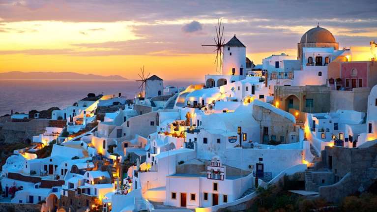 Greek islands: Η επιλογή για μεγιστάνες και celebrities