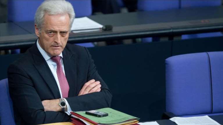 Ραμζάουερ: Ζητάει και τα ρέστα για το «βρωμιάρη Ελληνα»