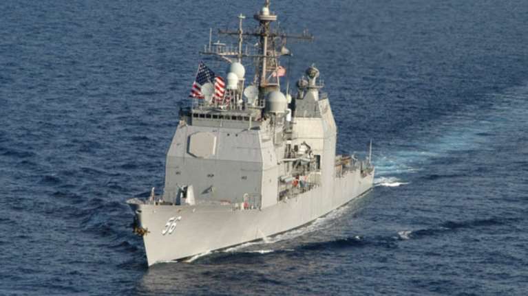 Επεισόδιο ανάμεσα σε ρωσική φρεγάτα και πλοίο των ΗΠΑ