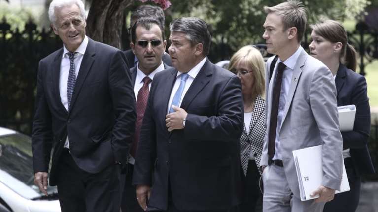 Γκάμπριελ για το «βρωμοέλληνας»: Δεν αμφισβητώ τον Ραμσάουερ