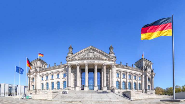 Να δοθεί χρόνος στη Βρετανία ζητά σύμβουλος της Μέρκελ