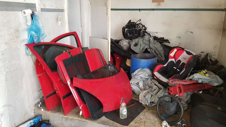 Οι κλέφτες των Ford Fiesta άρπαξαν και ΙΧ αστυνoμικού