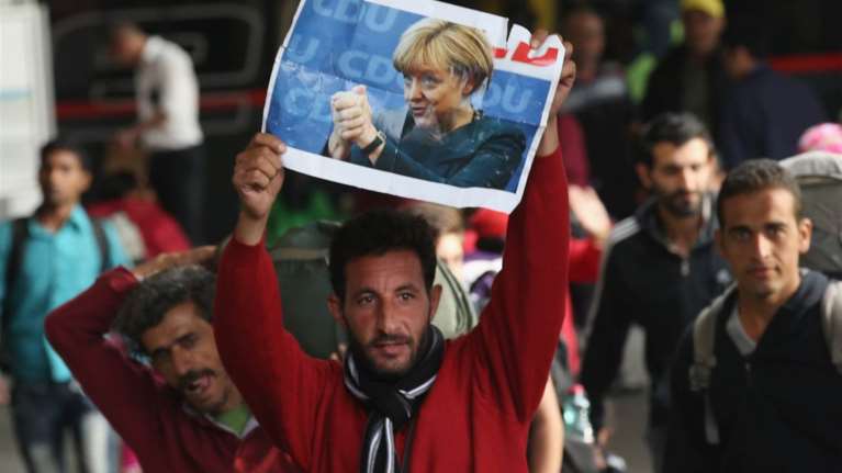 Αλλάζει ρότα το κόμμα της Μέρκελ για τους πρόσφυγες