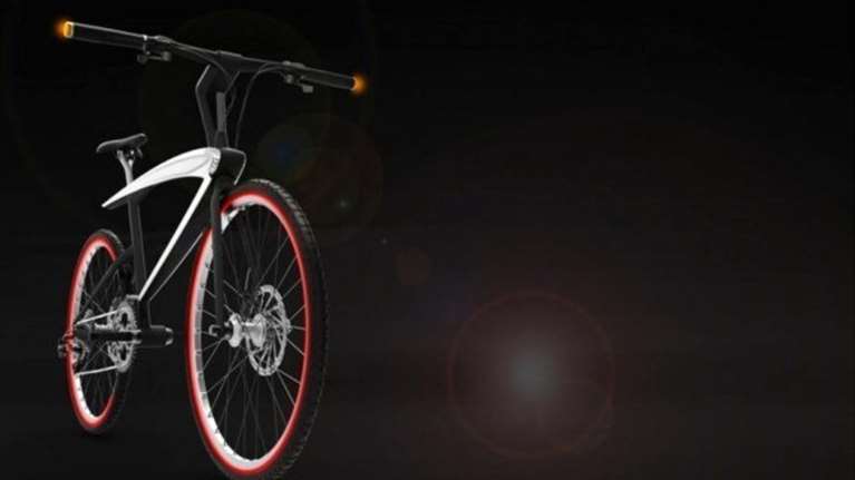 Αυτό είναι το «έξυπνο» ποδήλατο που χάρισαν ο Κινέζοι στον Τσίπρα-βίντεο
