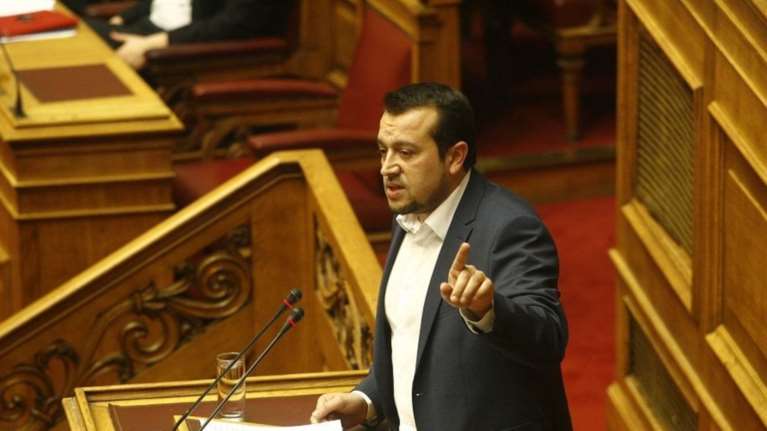 Σκληρή κόντρα Παππά - Λοβέρδου για τις τηλεοπτικές άδειες