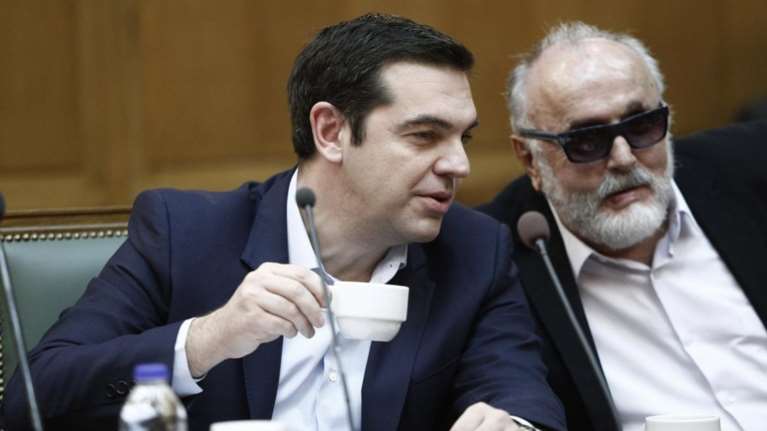 Παζάρια και παιχνίδια στη Βουλή με τον εκλογικό νόμο