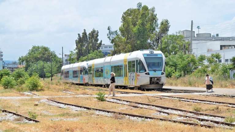 Εκλεψαν 15 τόνους (!) σιδηροδρομικό υλικό στο Αίγιο