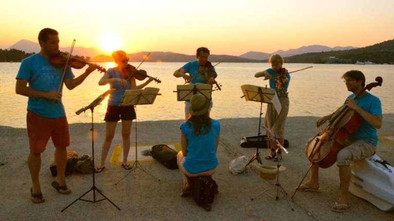 Τα δέκα διάσημα ελληνικά καλοκαιρινά φεστιβάλ