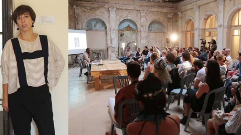 Η διευθύντρια της Μπιενάλε Αθήνας: «Γιατί αποχώρησα» από το θεσμό»