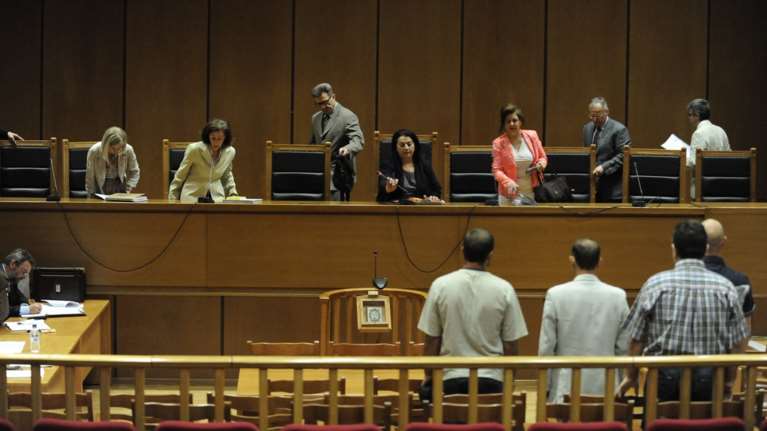 Αίσθηση από «αμνησία» αστυνομικού στη δίκη της Χρυσής Αυγής