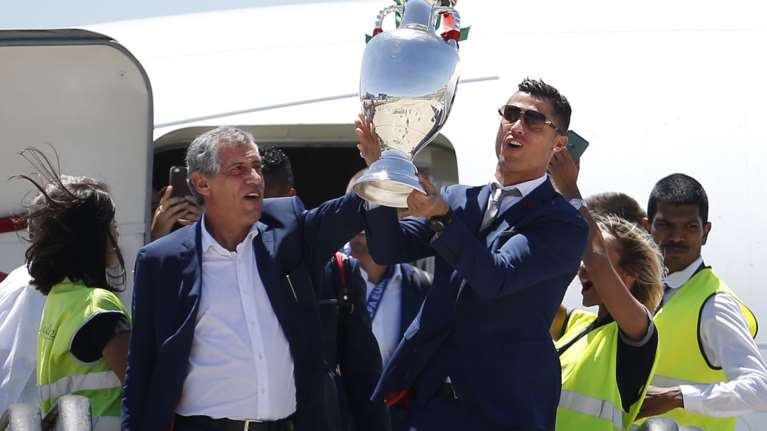 Θριαμβευτική υποδοχή των πρωταθλητών Σάντος και Ρονάλντο: φωτό