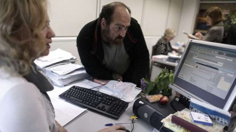 Αλλαγές της τελευταίας στιγμής για ΕΝΦΙΑ, αγρότες, ΙΧ