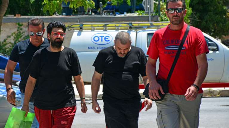 Φρίκη με τον 12χρονο στο Αργος: Γιαγιά έλα να με πάρεις, δεν περνάω καλά