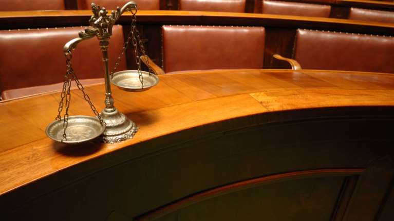 Στα άκρα η κόντρα δικαστών - κυβέρνησης για τη Siemens