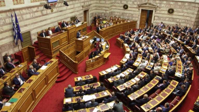 Καλούν στην εξεταστική της Βουλής εκδότες &amp; καναλάρχες