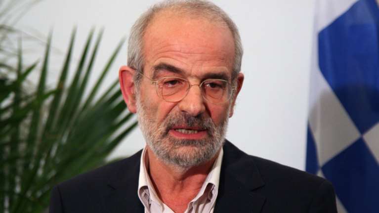 Αλαβάνος: Η κυβέρνηση να ψάξει για σχέσεις στελεχών της με τη Siemens