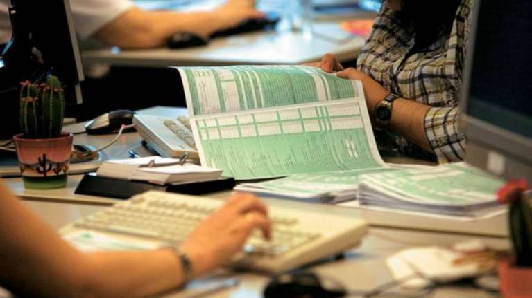 Το ελληνικό δημόσιο είναι το 4ο χειρότερο στους 27 της ΕΕ