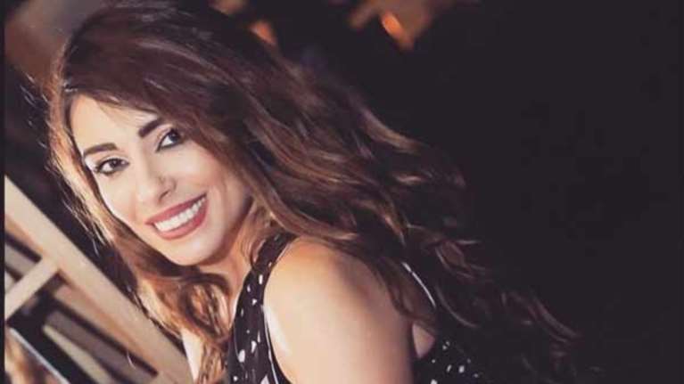 Μ.Αρναούτη: Νέες selfies στα social media από τη Μυτιλήνη