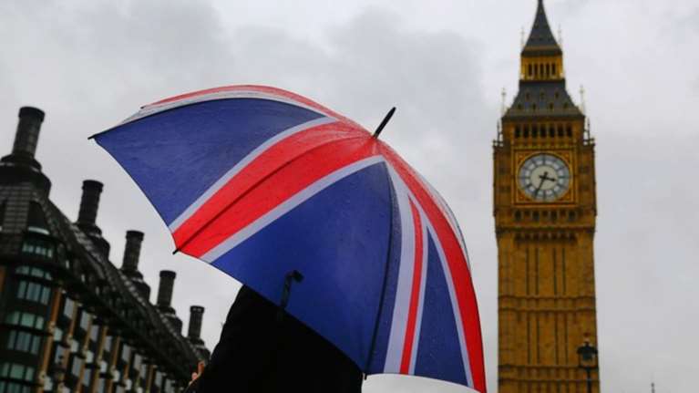 Eρευνα της Delloite: Στα ύψη η αβεβαιότητα των βρετανικών επιχειρήσεων