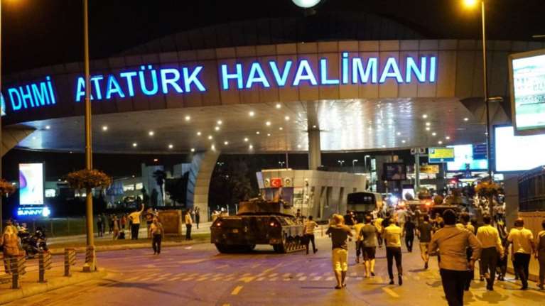 Η συνομιλία του πιλότου του Ερντογάν με το πύργο ελέγχου στο Ατατούρκ