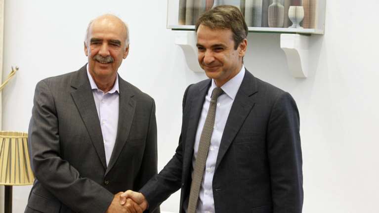 Θερμό κλίμα στη συνάντηση Μητσοτάκη - Μεϊμαράκη στη Βουλή