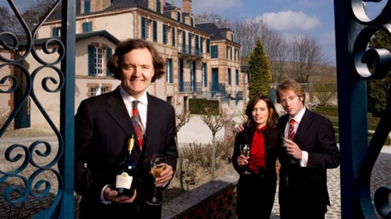 Κληρονόμος διάσημης σαμπάνιας βάζει πλώρη για το Ελυζέ