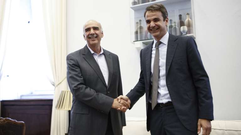 Τα ραντεβού του Κυριάκου και τα "τζάκια" της ΝΔ